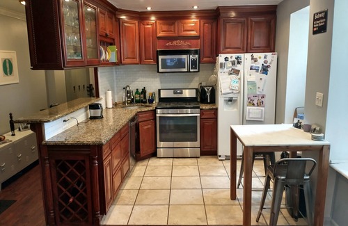 Highbridge House | Cali King 1bed/1bath Pre-War in front of Yankee Stadium