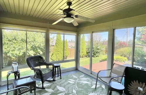 Nicholasville House | Cali king beds. Best of Nicholasville! Koi pond relaxing backyard. 3 bed 2 bath