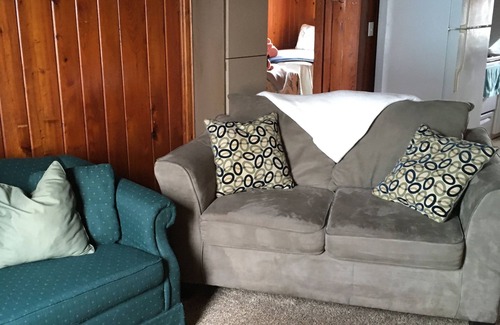 Kitty Hawk Cottage | Calico Jack's Galley (2-Bedroom Cottage) - Pets Allowed by RedAwning