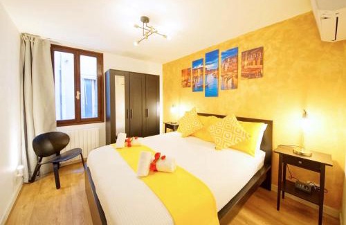 San Marco Apartment | Calle dei Fabbri Apartment Marble