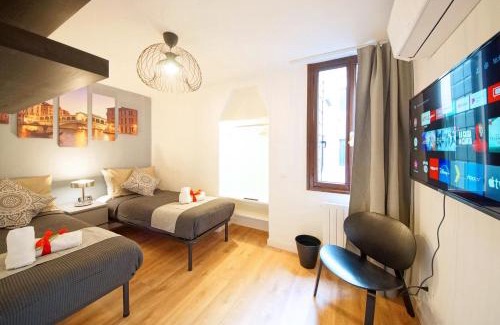 San Marco Apartment | Calle dei Fabbri Apartment Marble