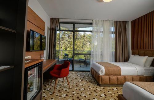 Mtsvane Kontskhi Hotel | Calligraphy Hotel and Cottages