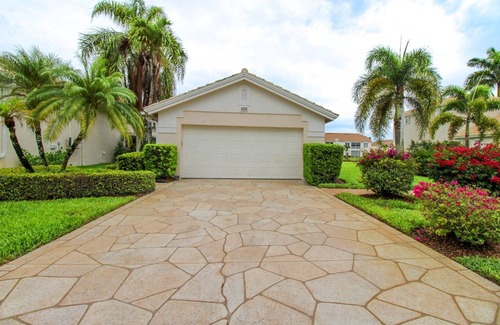 Naples House | CALLING ALL BOATERS, NATURE & BIRD LOVERS! 2/2 HOME IN PORT OF THE ISLANDS