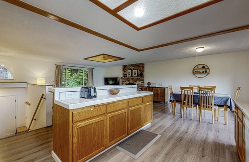 Arcata House | Calm Home next to Trailhead and Cal Poly