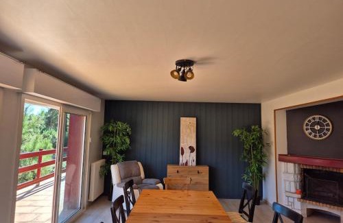 Arx House | Calme et paisible maison au milieu de la foret