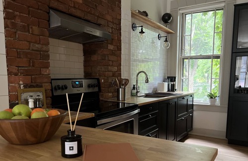 Downtown Hartford Condo | Calming, zen atmosphere space, 5 minute walk from all downtown attractions.