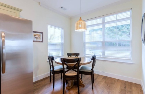 Bluffton House | Calypso Cottage in Old Town Bluffton. In the heart of historic Old Town