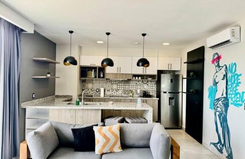 Zapopan Apartment | Cama King ZonaReal AC Estacionamiento Experiencia !