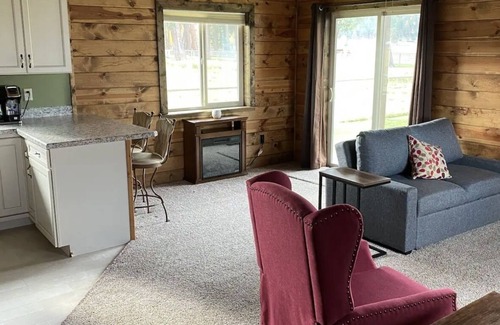 Grantsdale Cottage | Camas Creek Cottage