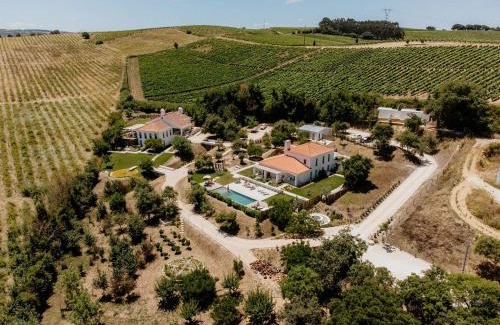 Carvalhal Benfeito Bed & Breakfast | CAMBEIROS - Guest House