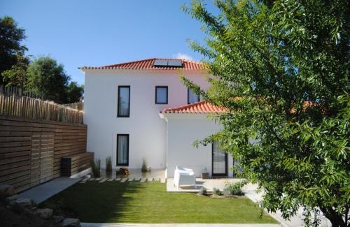 Carvalhal Benfeito Bed & Breakfast | CAMBEIROS - Guest House