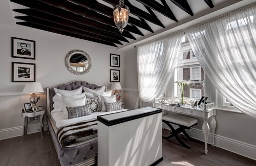 Warwick Apartment | Cambridge House - Three Bedroom Apartment, Sleeps 6