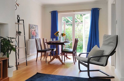 Cambridge House | Cambridge Stays - 3 Bedroom Home