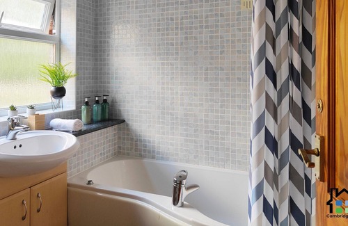 Cambridge House | Cambridge Stays - 3 Bedroom Home