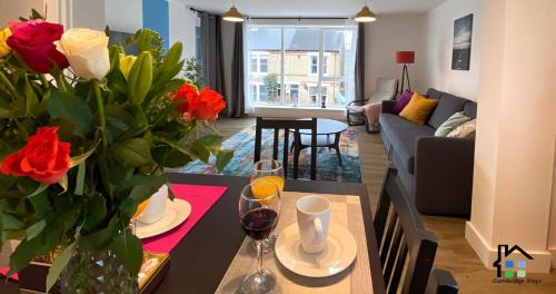 Cambridge Apartment | Cambridge Stays Central Apart Hotel 2BR & 1BR Flats-EASY Walk to City Centre-Parking