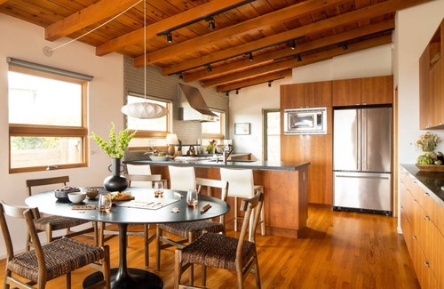 Cardiff-by-the-Sea House | Camden by AvantStay | 5mins to the Beach! Elevated Home w/Pacific Ocean Views
