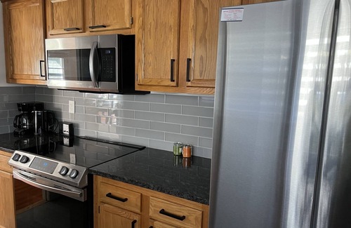 Reeders Cabin | Camelback 5 min away! billiard, foosball surrounded by woods Lodge