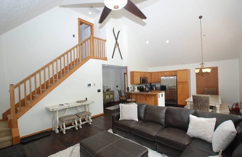 Tannersville Ski Chalet | Camelback Lodge | Hot Tub | 9Beds | Game Room