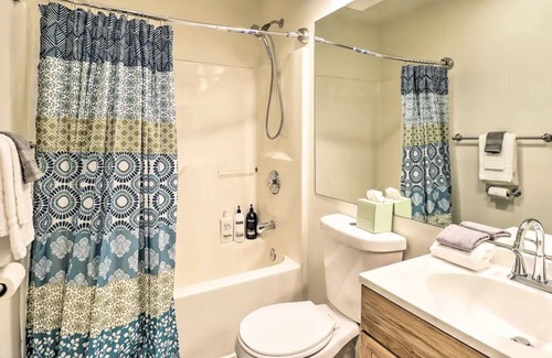 Tannersville Cottage | Camelback Mountain Home—close to ski and water park
