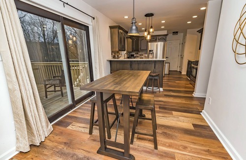 Cresco House | CamelbackSKI 4BR+BonusRoom Firepit,Hottub,Casino,Kalahari Linens !