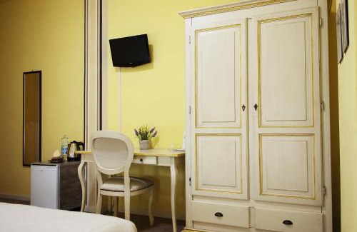 Canelli House | Camere Centro Storico