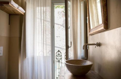 Castagneto Carducci Bed & Breakfast | Camere di Via Montebello