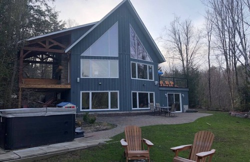 Kearney Cottage | Camp David Beautiful five bedrooms Private beach