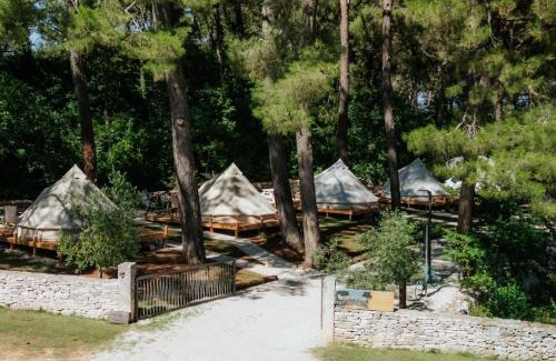 Manjadvorci House | Camp 'Dvor' bell tent accommodation