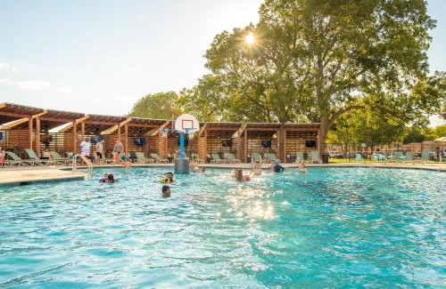 Waco House | Camp Fimfo Waco