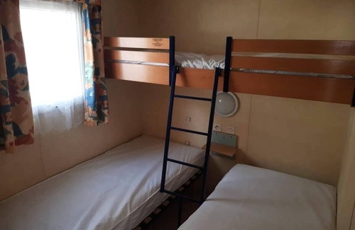 Saint-Martin-de-Queyrieres House | Camping Caravaneige L'Iscle de Prelles* - Mobile home Comfort Super Mercure 3 rooms 7 people