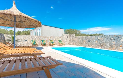 Drage Resort | Camp Mateo with Pool