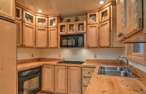 Millersburg Cabin | 'Camp Tony' w/Trail Access: Walk to Lake Huron!