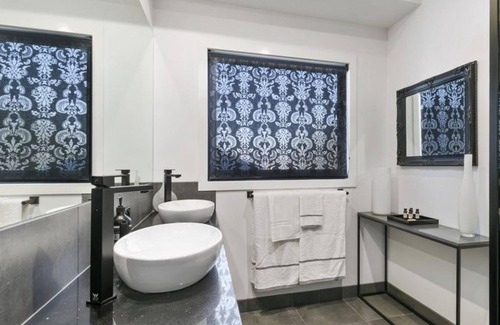 Meeniyan Apartment | Campania Spa Suite 1