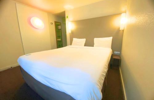 Les Tourrettes Hotel | Campanile Montélimar Nord - A7 sortie 17