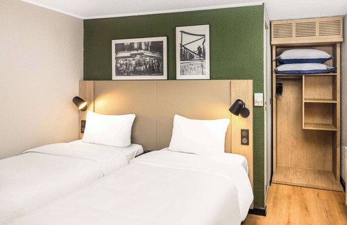 Chelles Hotel | Campanile NATURE - Marne La Vallée - Chelles