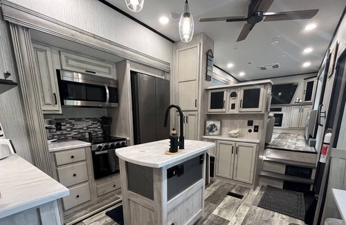 Perry House | Camper 4.5 Miles to the Beach in a Quiet Campground