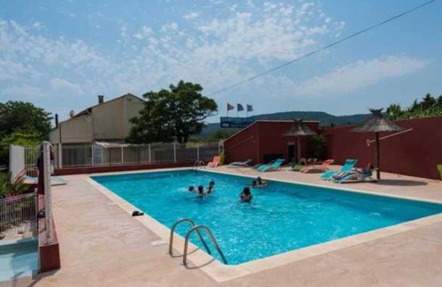 Vic-la-Gardiole House | Camping 3 étoiles - Piscine - eehfif
