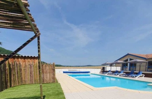 Puy-l'Eveque House | Camping 3 étoiles - Piscine - ccbahd0