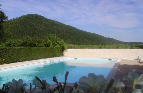Puy-l'Eveque House | Camping 3 étoiles - Piscine - ccbahd0
