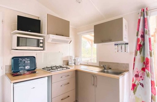 Surgeres House | Camping 3 étoiles - Parc aquatique - ccbbbdi