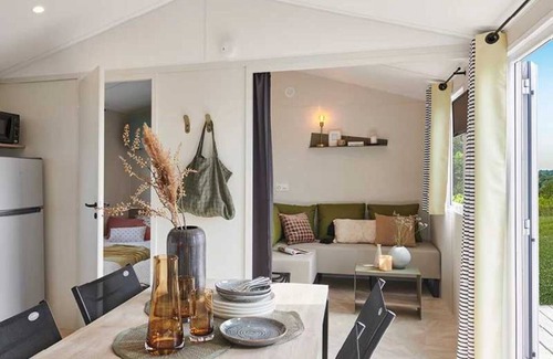 Surgeres House | Camping 3 étoiles - Parc aquatique - ccbbbeh