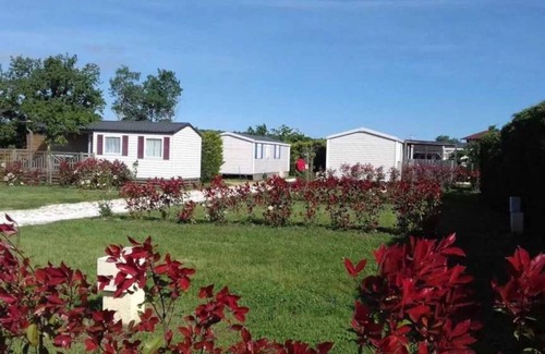 Le Boulou House | Camping 3 étoiles - Piscine - eecbhg
