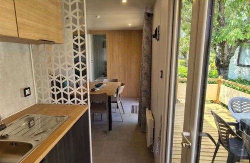 Valensole House | Camping 3 étoiles - Piscine - ccbaefg