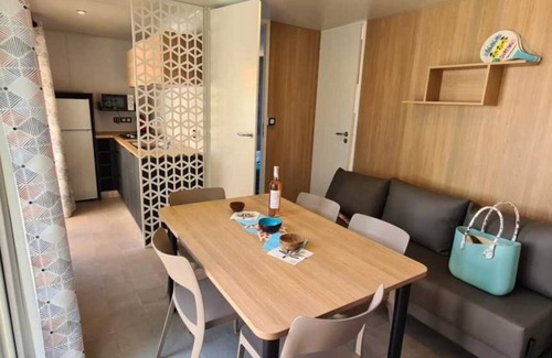 Valensole House | Camping 3 étoiles - Piscine - ccbaefg