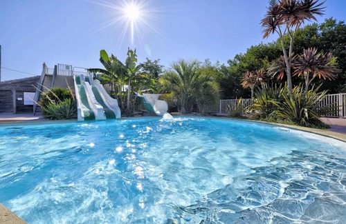 Plobannalec-Lesconil House | Camping 3 étoiles - Parc aquatique - eeeedd