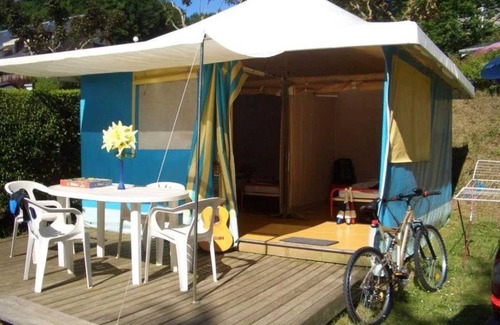 Salles-Curan House | Camping 4 étoiles - Piscine - cca0gda