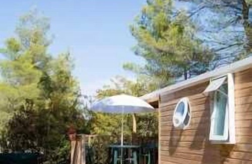 Orgon House | Camping 4 étoiles - Piscine - eebbbh