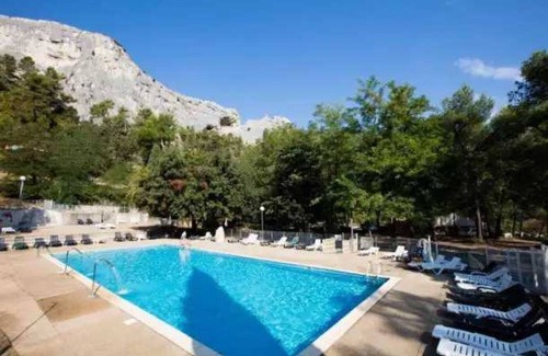 Orgon House | Camping 4 étoiles - Piscine - eebbc0