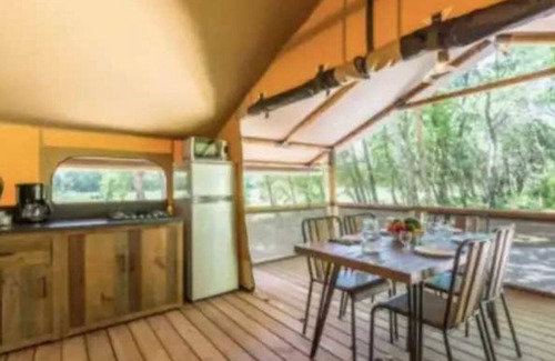 Orgon House | Camping 4 étoiles - Piscine - eec0eg