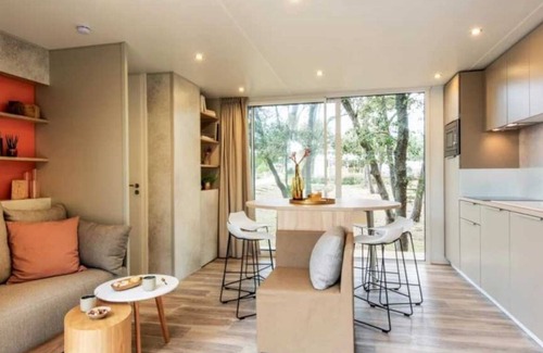 Le Muy House | Camping 5 étoiles - Parc aquatique - ef0abg